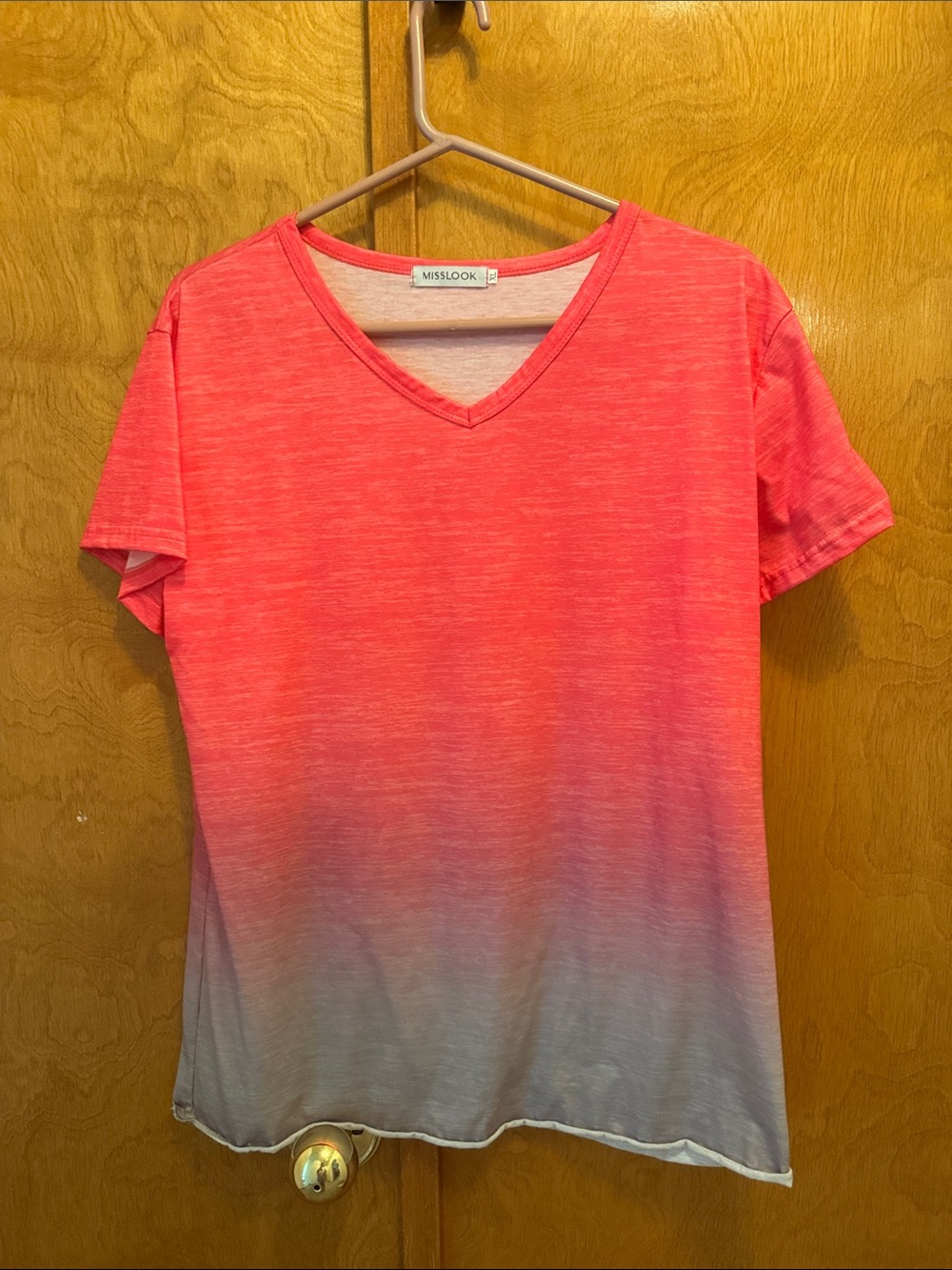 MISSLOOK Coral to Light Gray Ombre V-Neck Tee